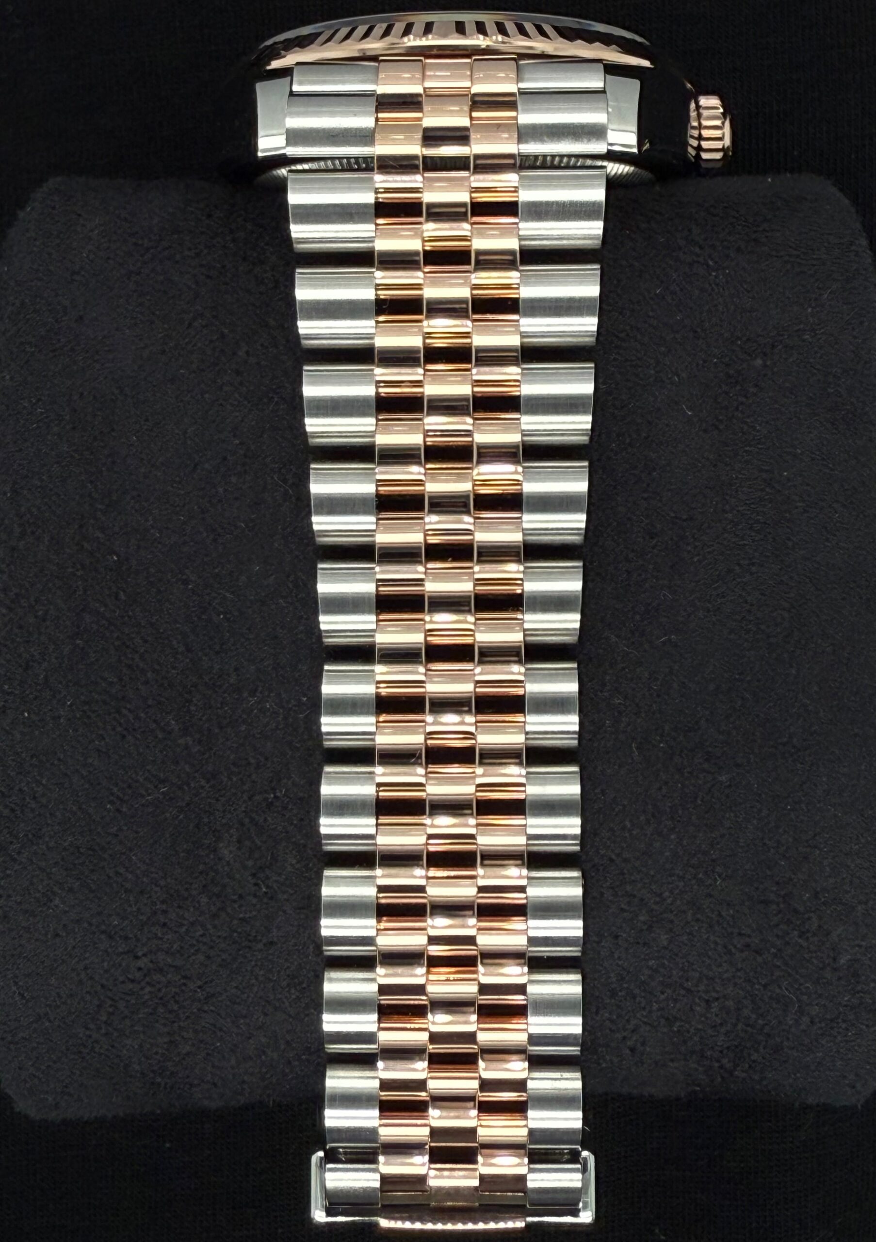 Rolex Datejust 41 Mother of Pearl ‘MOP’ Diamond Dial Fluted Jubilee 126331 | 2022 | 41mm - Image 5