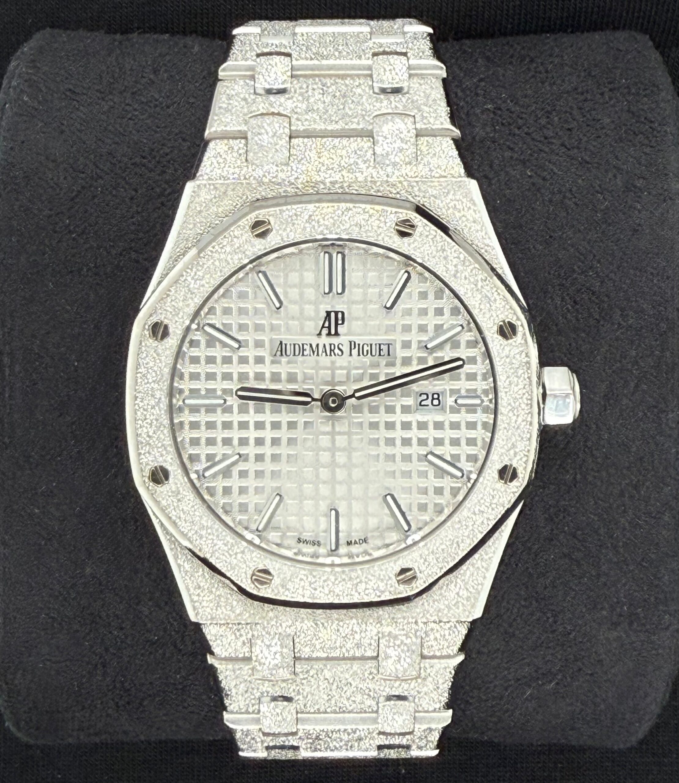 Audemars Piguet Royal Oak Lady 18ct White Gold Silver Dial 67653BC | 2020 | 33mm