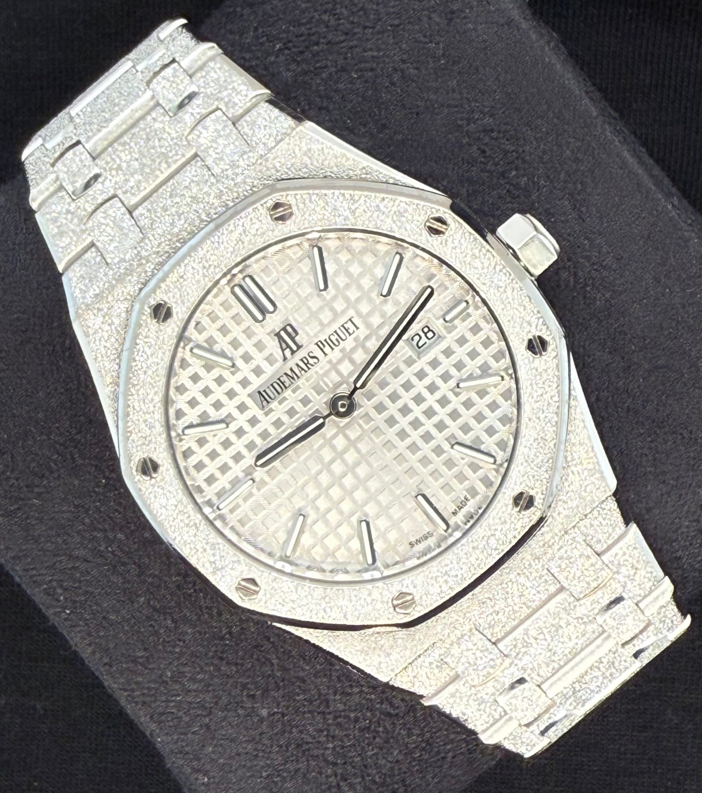 Audemars Piguet Royal Oak Lady 18ct White Gold Silver Dial 67653BC | 2020 | 33mm - Image 2