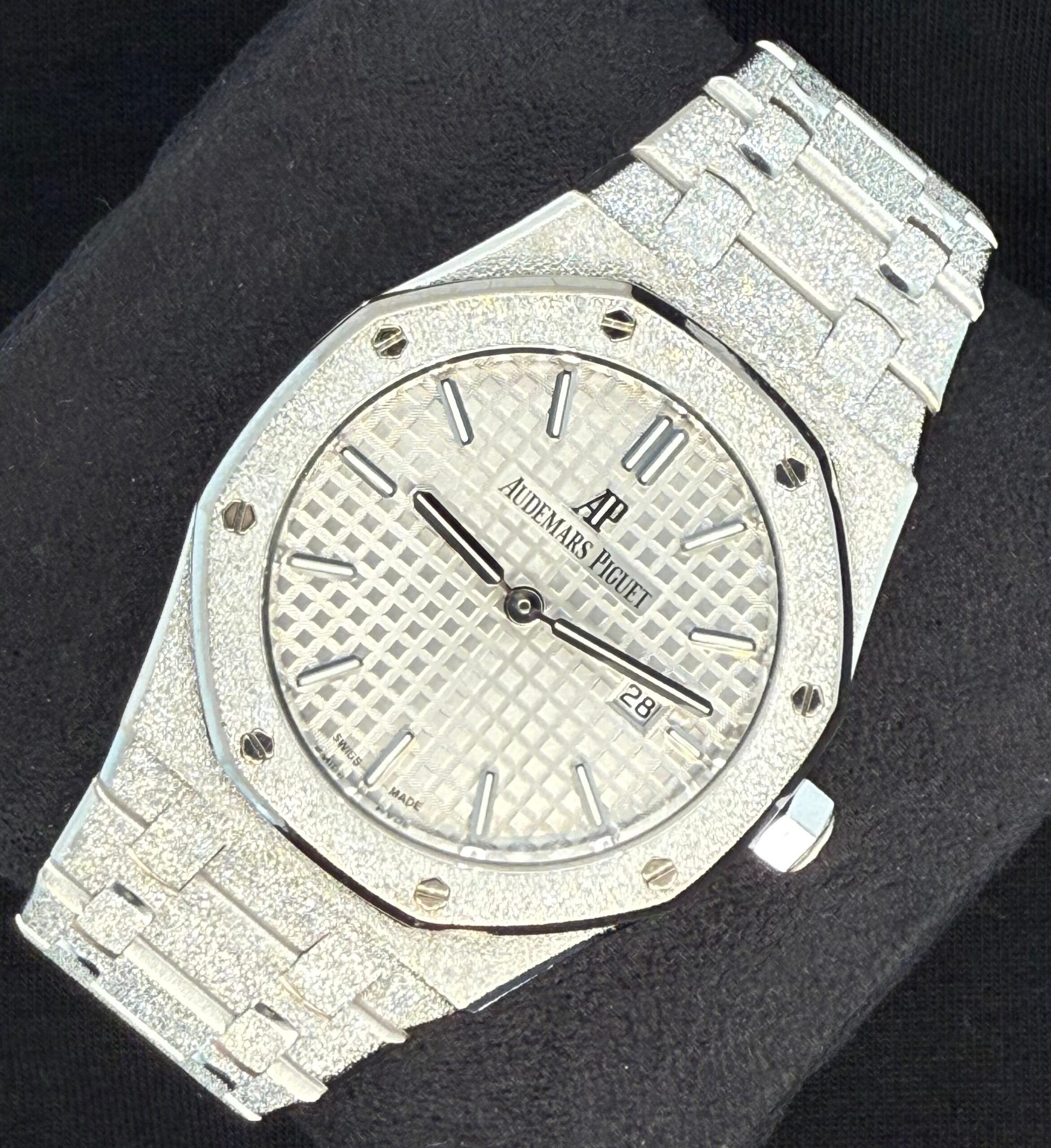Audemars Piguet Royal Oak Lady 18ct White Gold Silver Dial 67653BC | 2020 | 33mm - Image 3