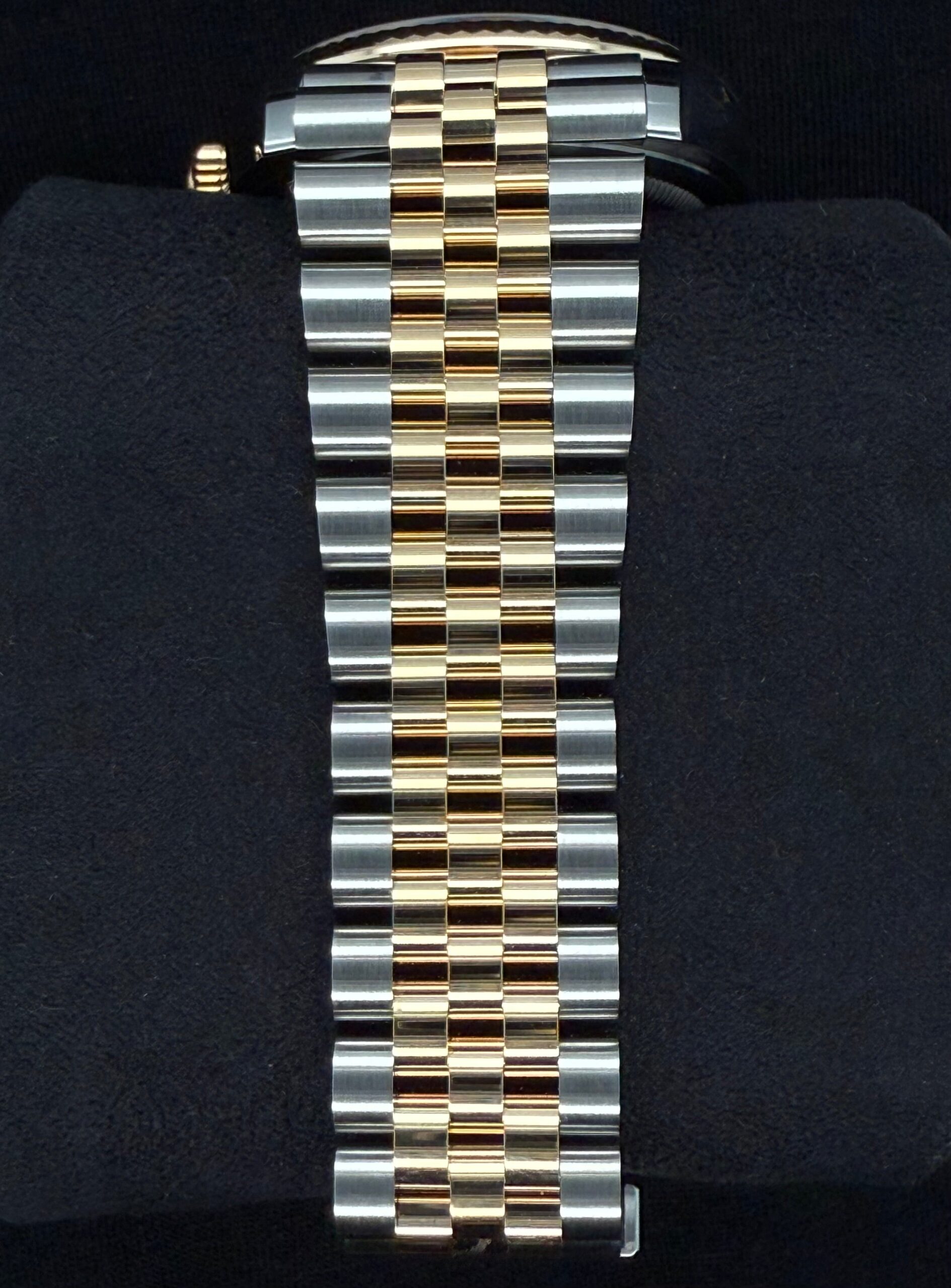 Rolex Datejust 36 Two-Tone Yellow Gold Silver Roman Diamond Dial 126233 | 2025 | 36mm - Image 4