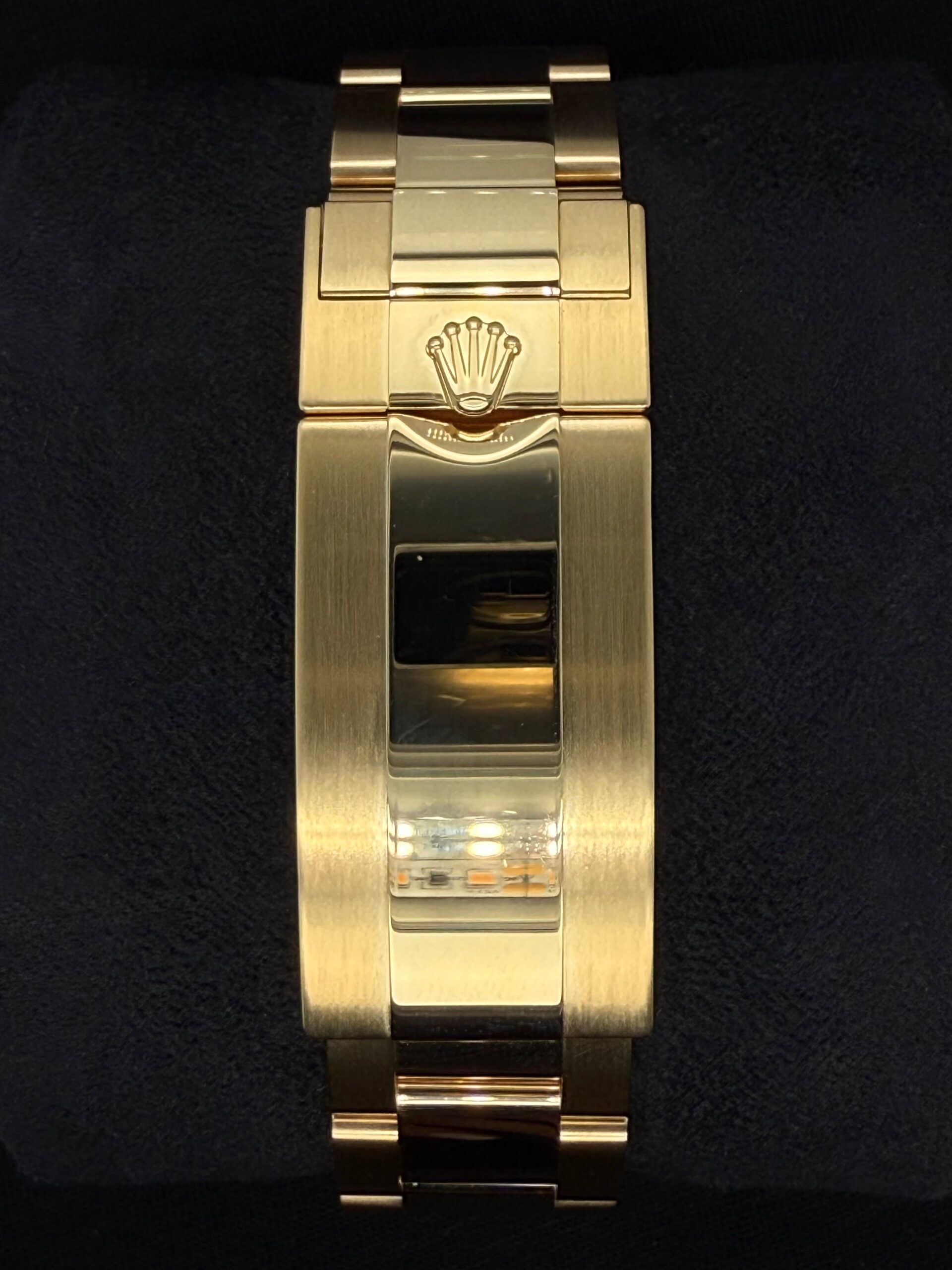 Rolex Submariner Black Dial 'Blacksy' Yellow Gold 126618LN | 2022 | 41mm - Image 6