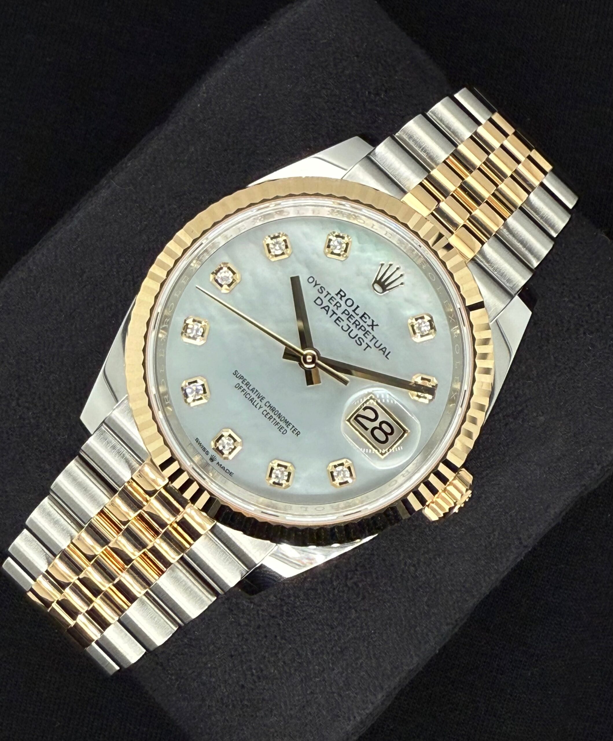 Rolex Datejust 36 Two-Tone Yellow Gold Mother of Pearl ‘MOP’ Diamond Dial 126233 | 2023 | 36mm - Image 3