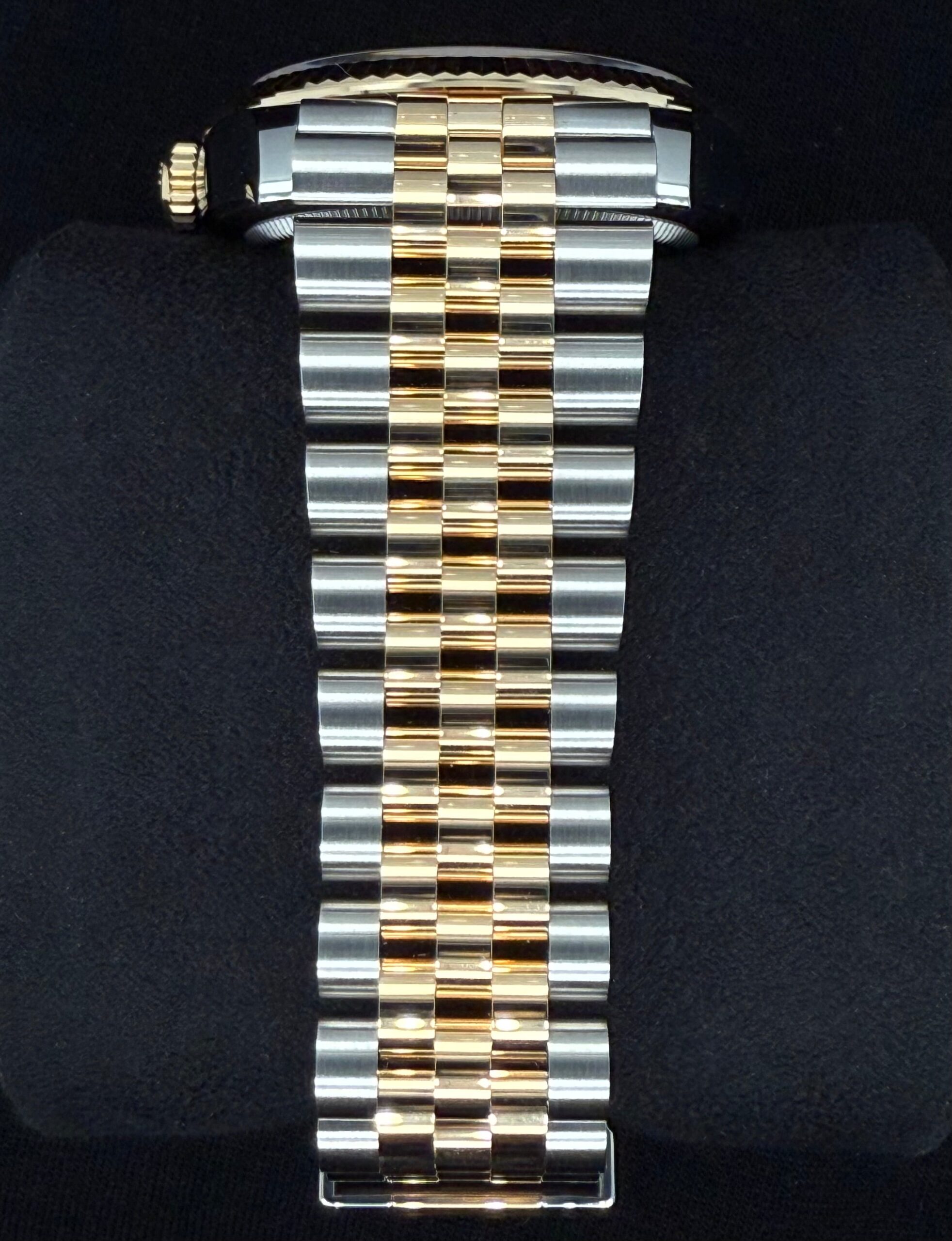 Rolex Datejust 36 Two-Tone Yellow Gold Mother of Pearl ‘MOP’ Diamond Dial 126233 | 2023 | 36mm - Image 4