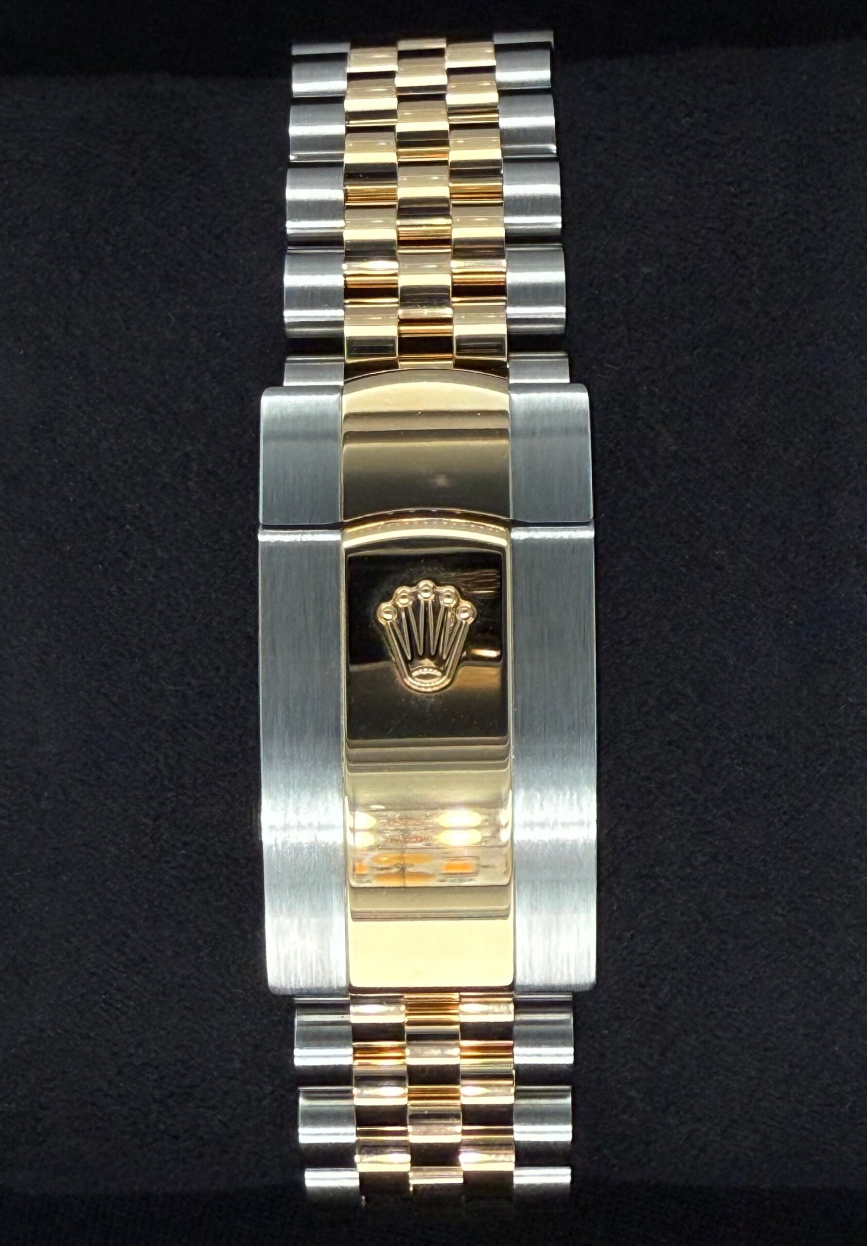 Rolex Datejust 36 Two-Tone Yellow Gold Mother of Pearl ‘MOP’ Diamond Dial 126233 | 2023 | 36mm - Image 6