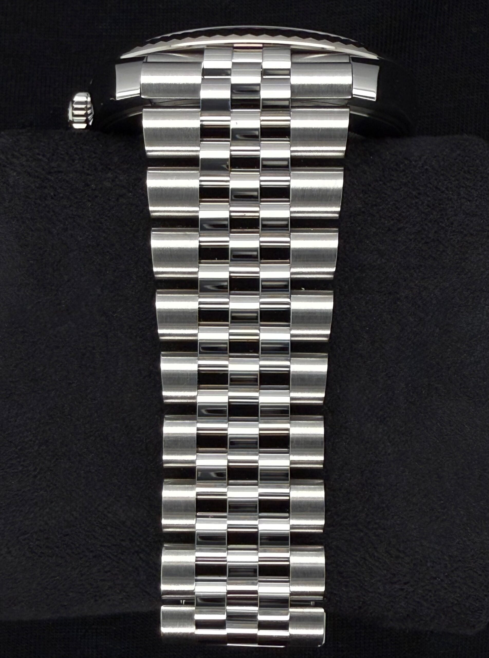 Rolex Datejust 41 Rhodium Grey Dial Fluted Jubilee Steel 126334 | 2025 | 41mm - Image 4