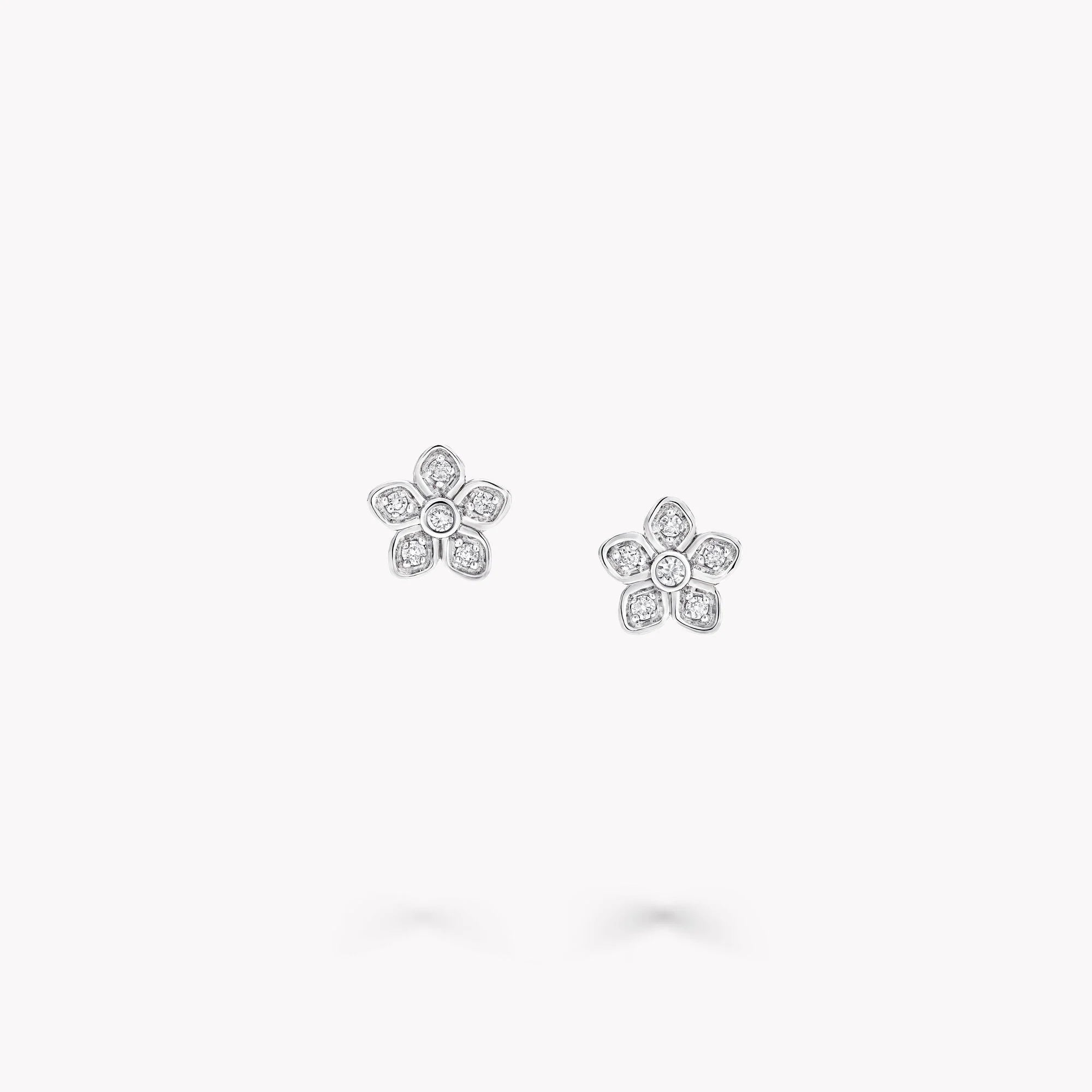 Wild Flower Petite Pavé Diamond Stud Earrings