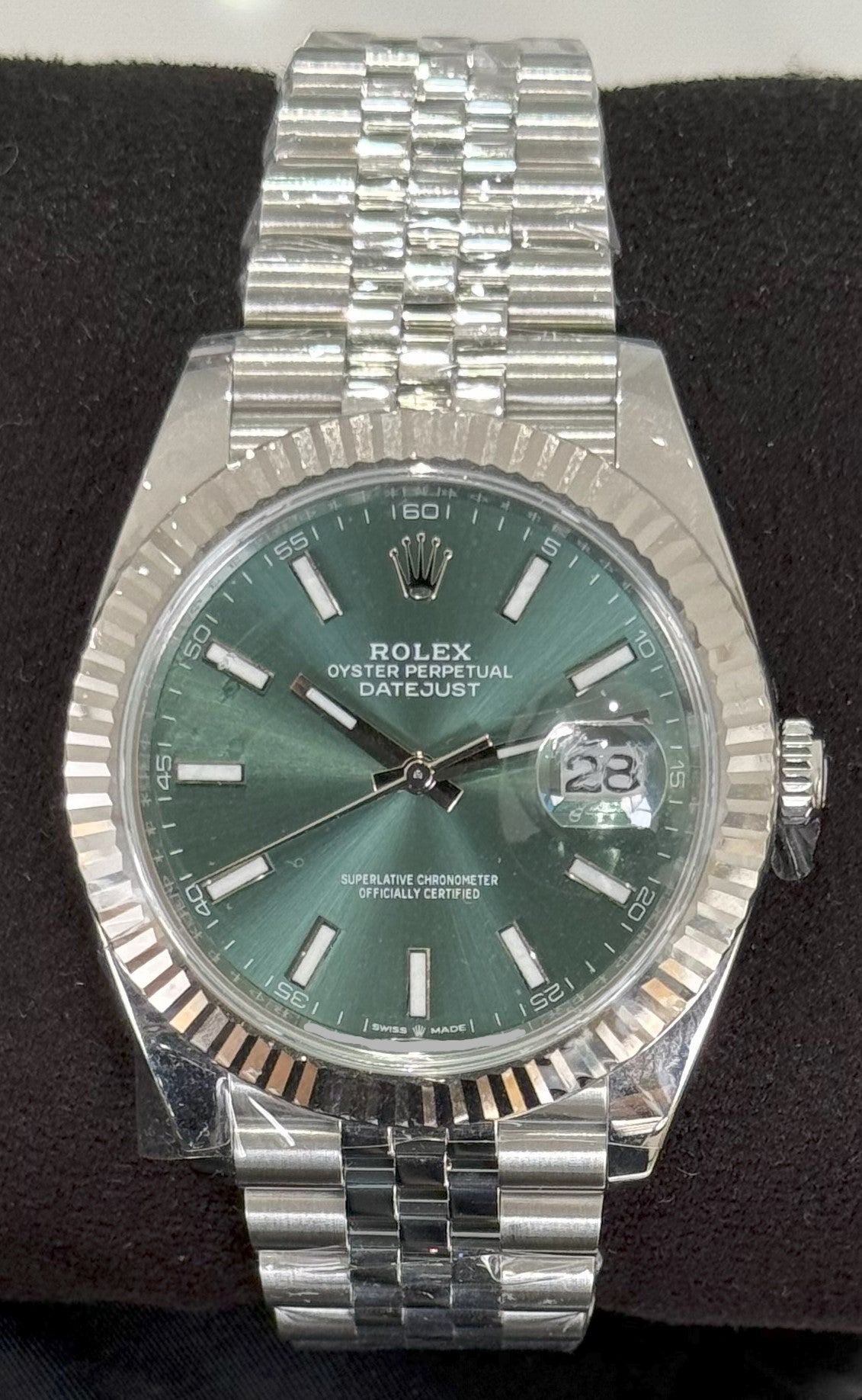Rolex Datejust 41 Mint Green Dial Fluted Bezel Jubilee Stainless Steel 126334 | 2022 | 41mm